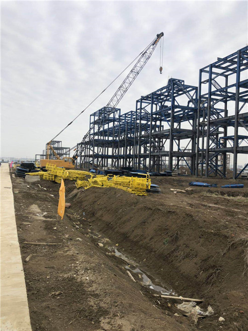 大型鋼結(jié)構(gòu)工程